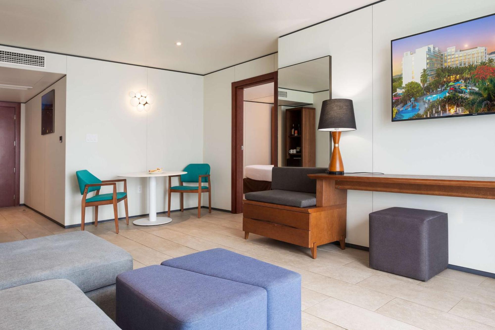 Sonesta Maho Beach All Inclusive Resort Casino & Spa Exterior foto